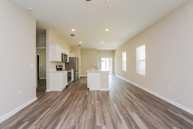 1,990/Mo, 843 Kings Pine Ct Ruskin, FL 33570 Living Room View 2