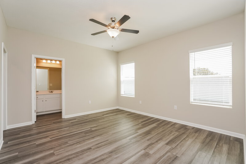 1,990/Mo, 843 Kings Pine Ct Ruskin, FL 33570 Main Bedroom View