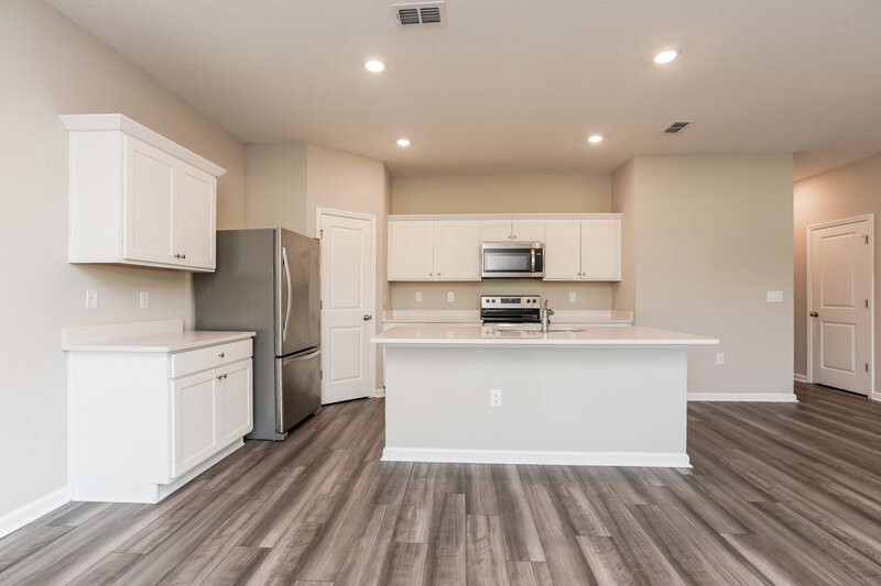 2,535/Mo, 807 Kings Pine Ct Ruskin, FL 33570 Kitchen View