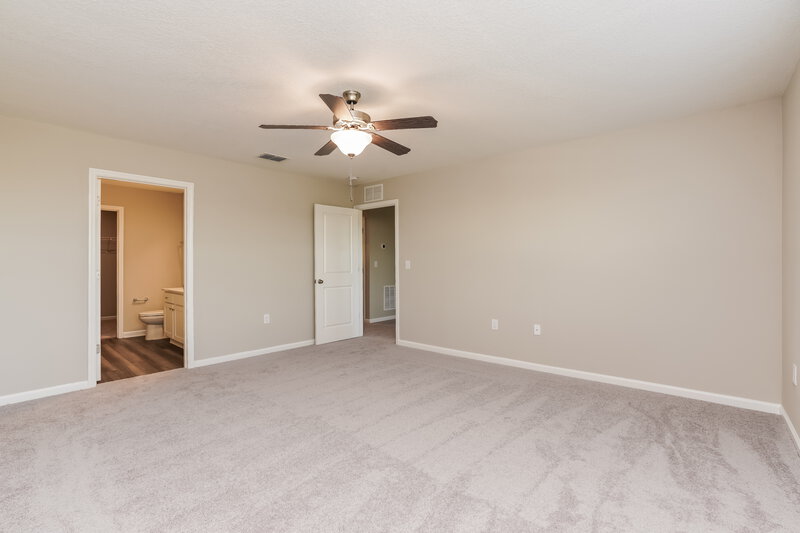 2,535/Mo, 807 Kings Pine Ct Ruskin, FL 33570 Main Bedroom View
