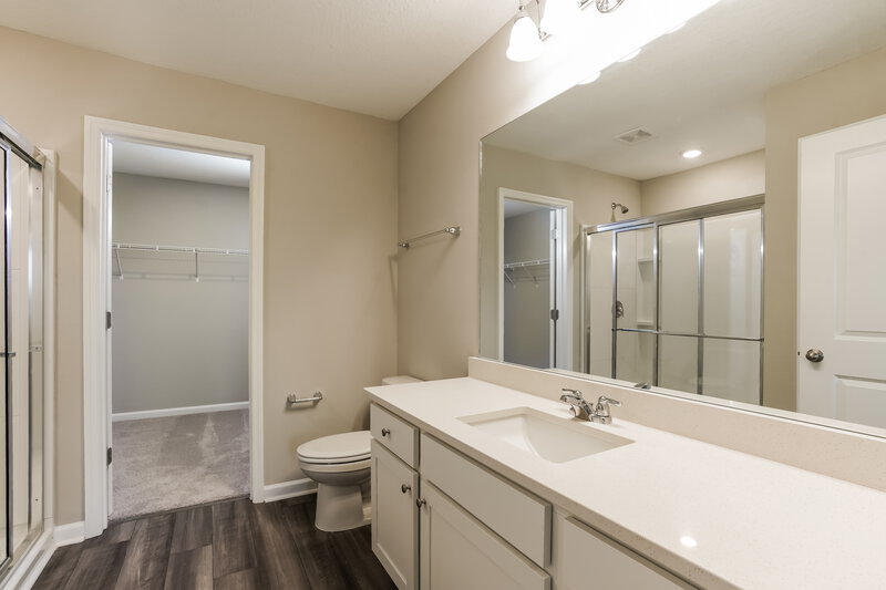 2,535/Mo, 807 Kings Pine Ct Ruskin, FL 33570 Main Bathroom View
