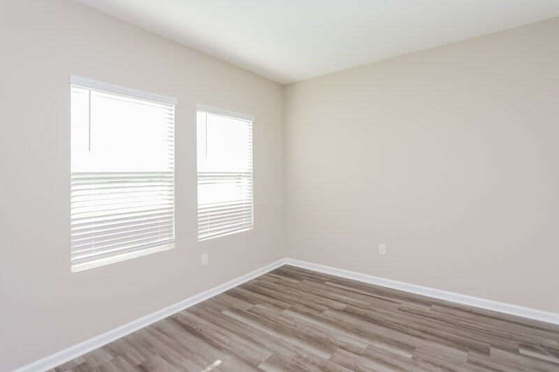 4,170/Mo, 939 Kelly Fern Loop Ruskin, FL 33570 Sitting Room View