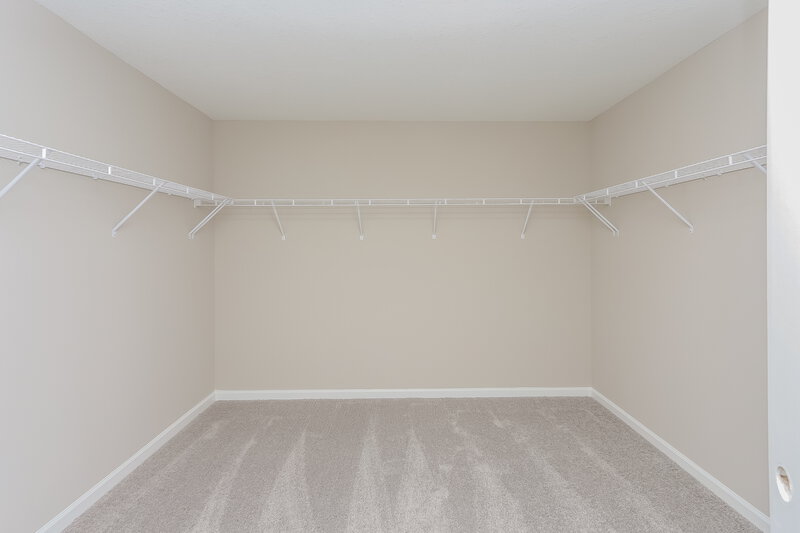 4,170/Mo, 939 Kelly Fern Loop Ruskin, FL 33570 Walk In Closet View