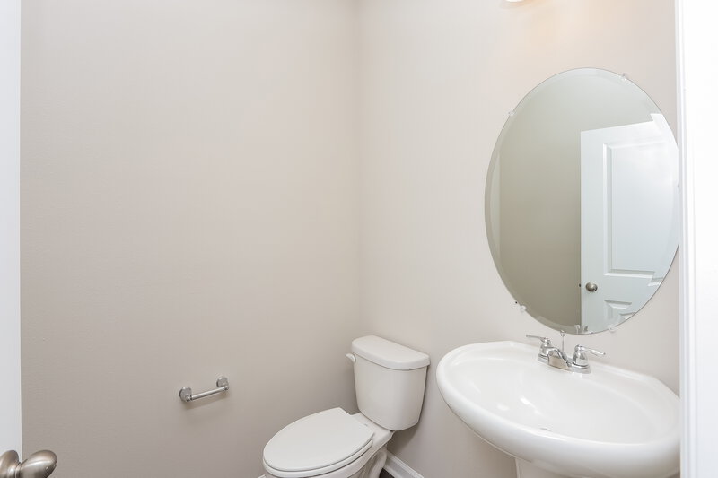 4,170/Mo, 939 Kelly Fern Loop Ruskin, FL 33570 Bathroom View 2