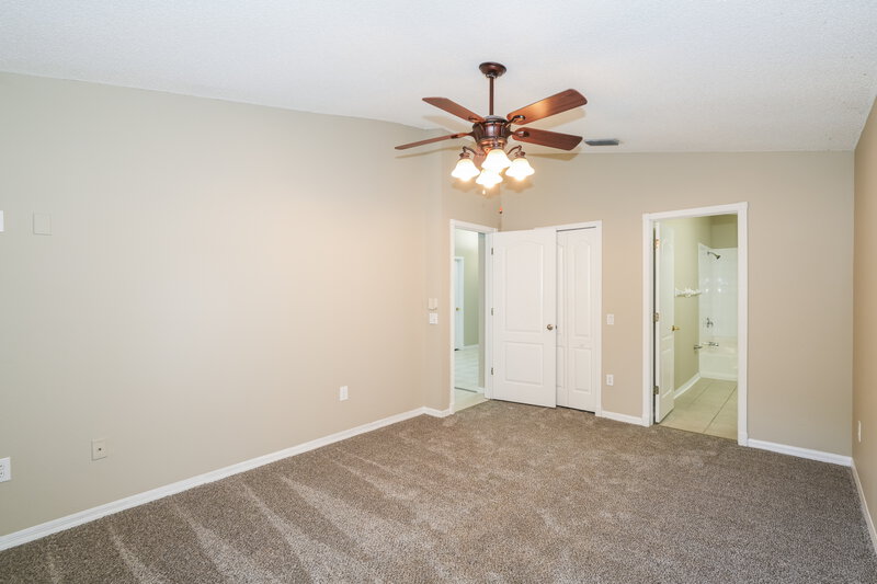 2,030/Mo, 402 Sonoma Dr Valrico, FL 33594 Main Bedroom View