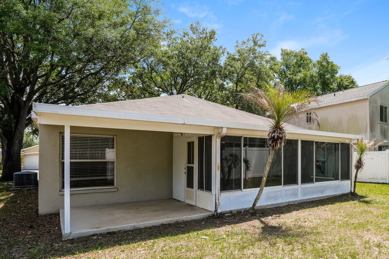 2,030/Mo, 402 Sonoma Dr Valrico, FL 33594 Rear View