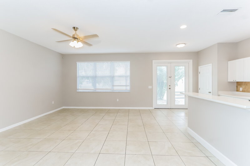 2,250/Mo, 2703 Redwood St Mulberry, FL 33860 Living Room View 2