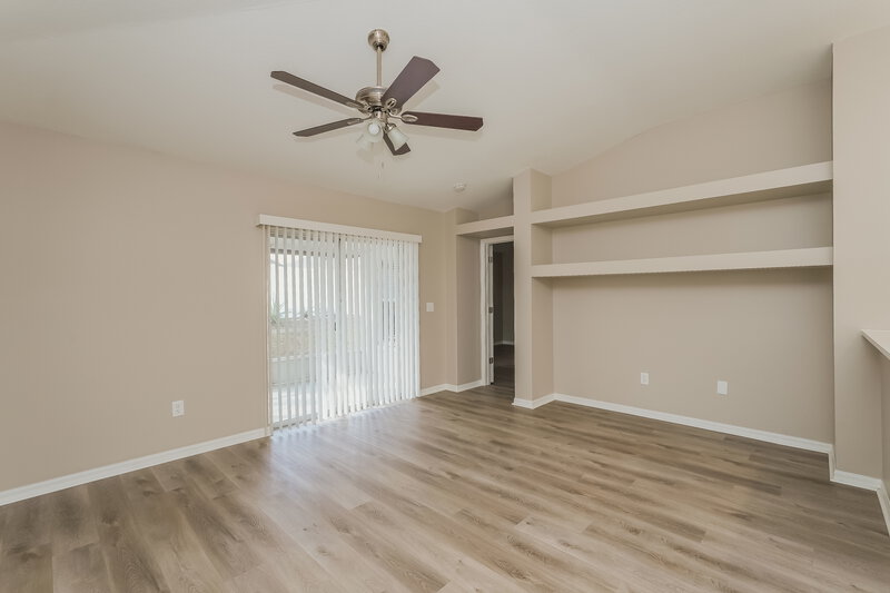 2,275/Mo, 411 Sand Ridge Dr Valrico, FL 33594 Family Room View 2