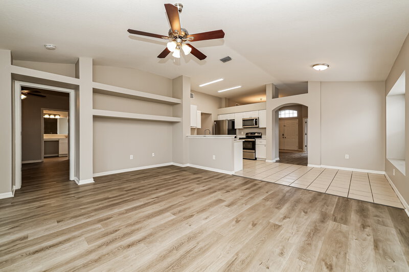 2,320/Mo, 411 Sand Ridge Dr Valrico, FL 33594 Family Room View