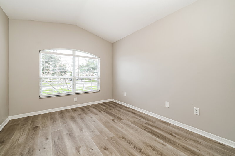 2,320/Mo, 411 Sand Ridge Dr Valrico, FL 33594 Office View