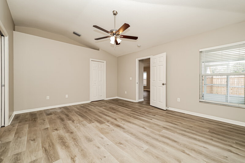 2,320/Mo, 411 Sand Ridge Dr Valrico, FL 33594 Main Bedroom View 2