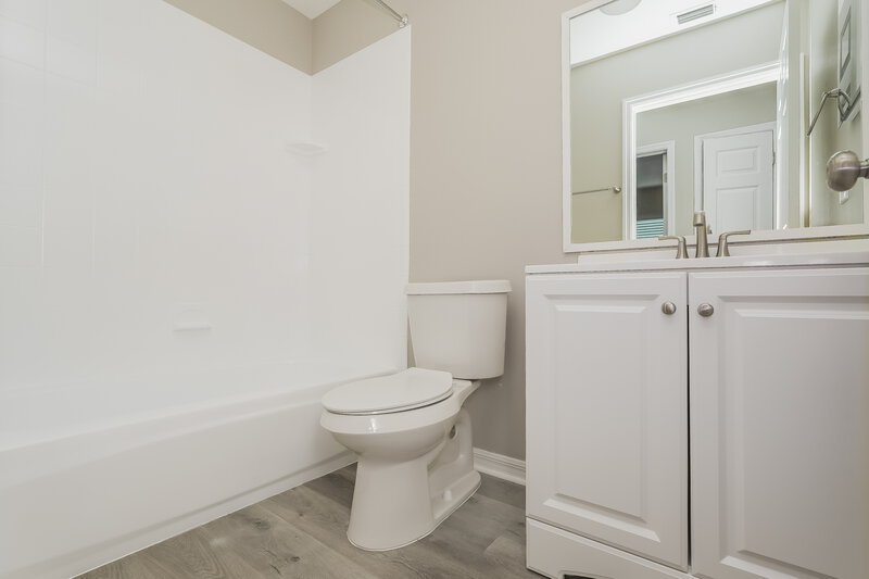 2,275/Mo, 411 Sand Ridge Dr Valrico, FL 33594 Bathroom View