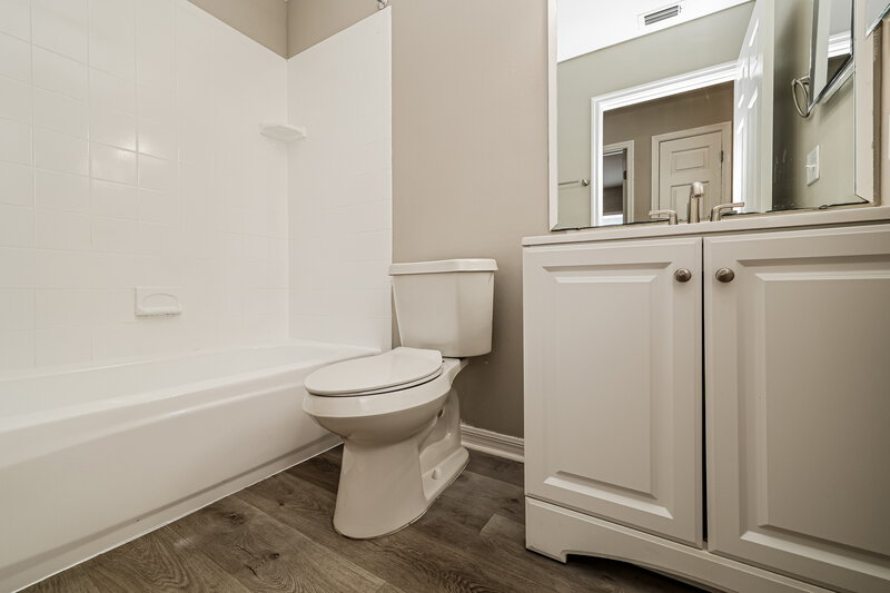 2,320/Mo, 411 Sand Ridge Dr Valrico, FL 33594 Bathroom View