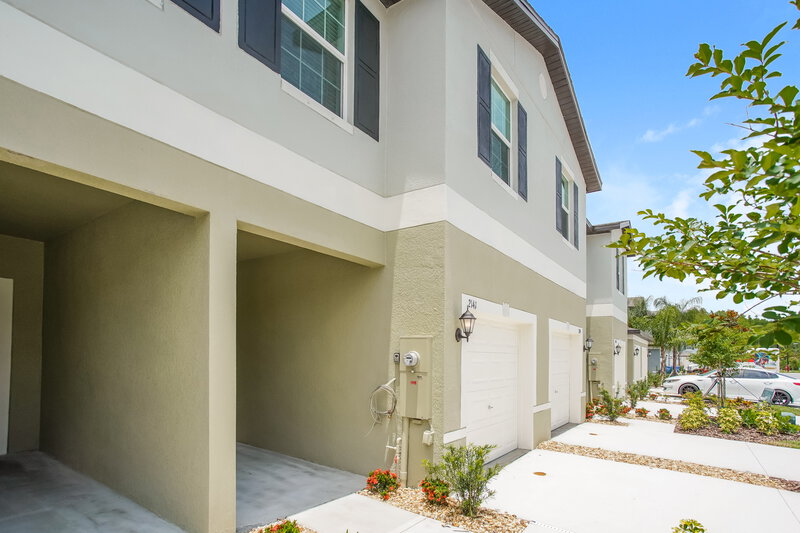 2,245/Mo, 2141 Great Sapphire Ln Lutz, FL 33558 Front View