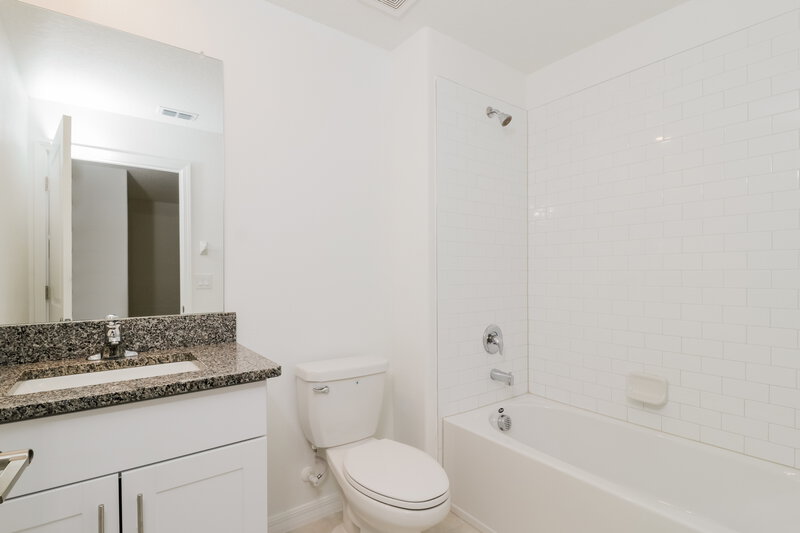 2,110/Mo, 2149 Great Sapphire Ln Lutz, FL 33558 Bathroom View