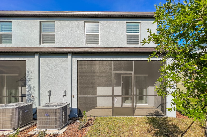 1,960/Mo, 2156 Azure View Way Lutz, FL 33558 Rear View