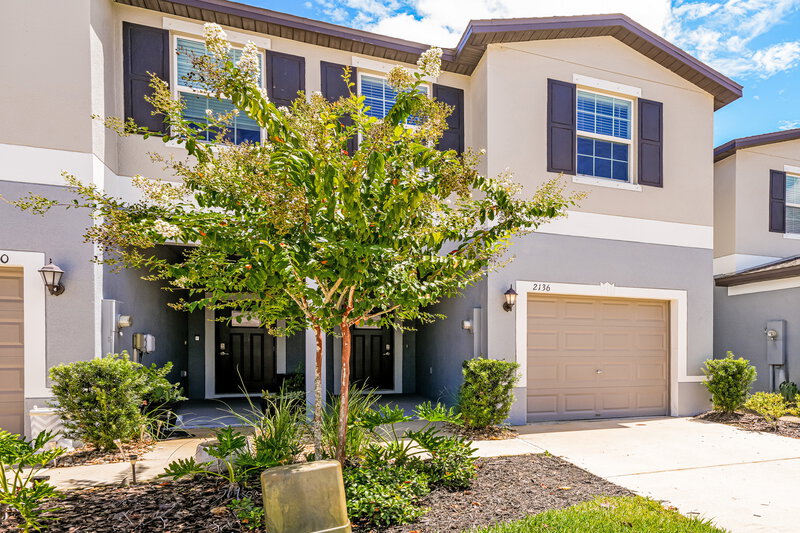 2,055/Mo, 2136 Azure View Way Lutz, FL 33558 Front View