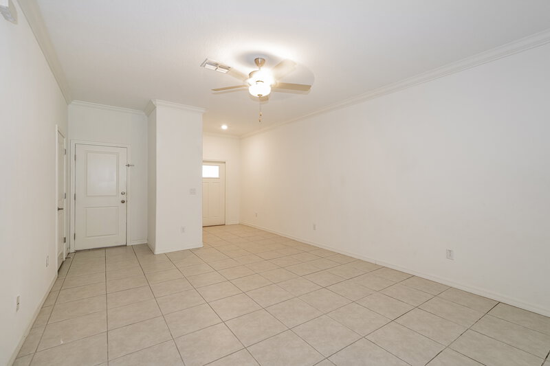2,055/Mo, 2136 Azure View Way Lutz, FL 33558 Living Room View 3