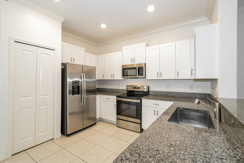 2,055/Mo, 2136 Azure View Way Lutz, FL 33558 Kitchen View