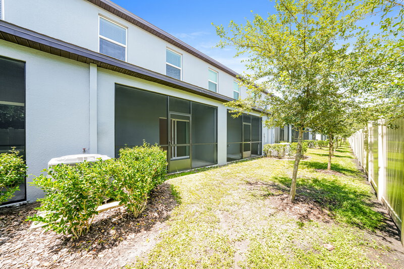 2,055/Mo, 2136 Azure View Way Lutz, FL 33558 Rear View