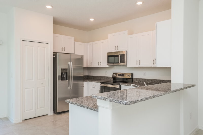 2,200/Mo, 2190 Azure View Way Lutz, FL 33558 Kitchen View