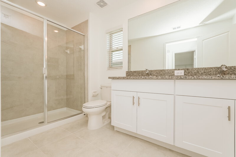 2,200/Mo, 2190 Azure View Way Lutz, FL 33558 Main Bathroom View