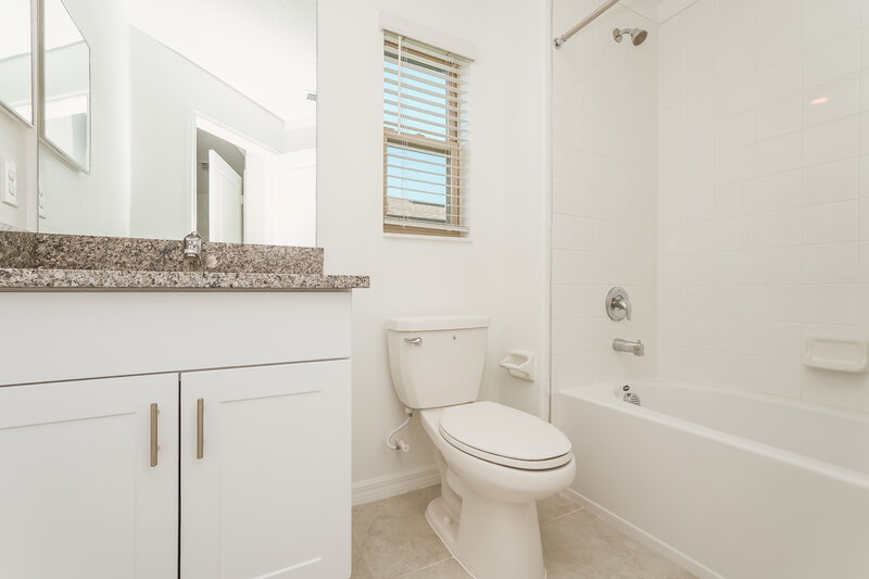2,200/Mo, 2190 Azure View Way Lutz, FL 33558 Bathroom View