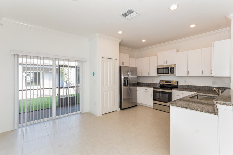 2,250/Mo, 2149 Azure View Way Lutz, FL 33558 Dining Room View