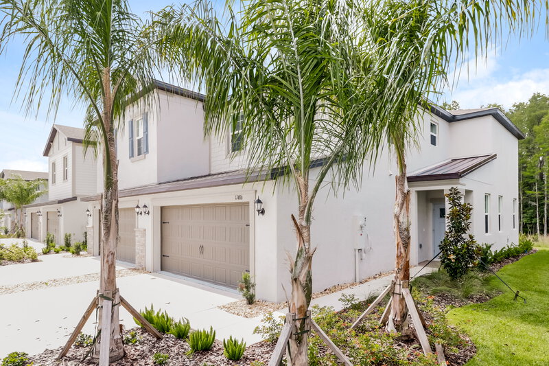 2,570/Mo, 17486 Radiant Shine Way Lutz, FL 33558 Front View