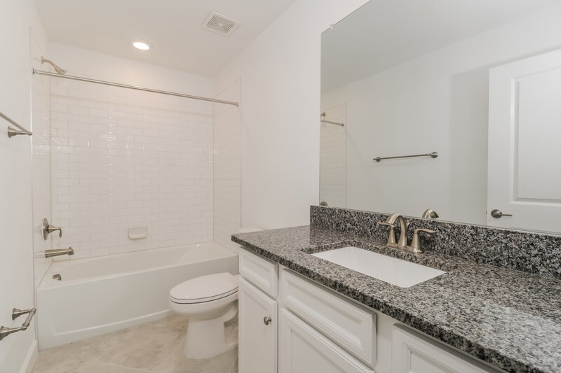 2,570/Mo, 17486 Radiant Shine Way Lutz, FL 33558 Bathroom View