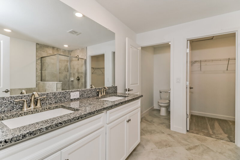 2,570/Mo, 17486 Radiant Shine Way Lutz, FL 33558 Bathroom View 2