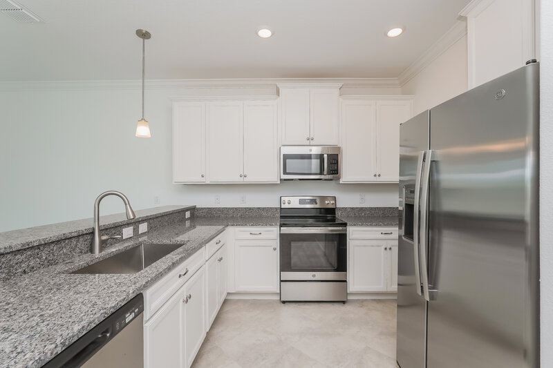 2,500/Mo, 17544 Radiant Shine Way Lutz, FL 33558 Kitchen View