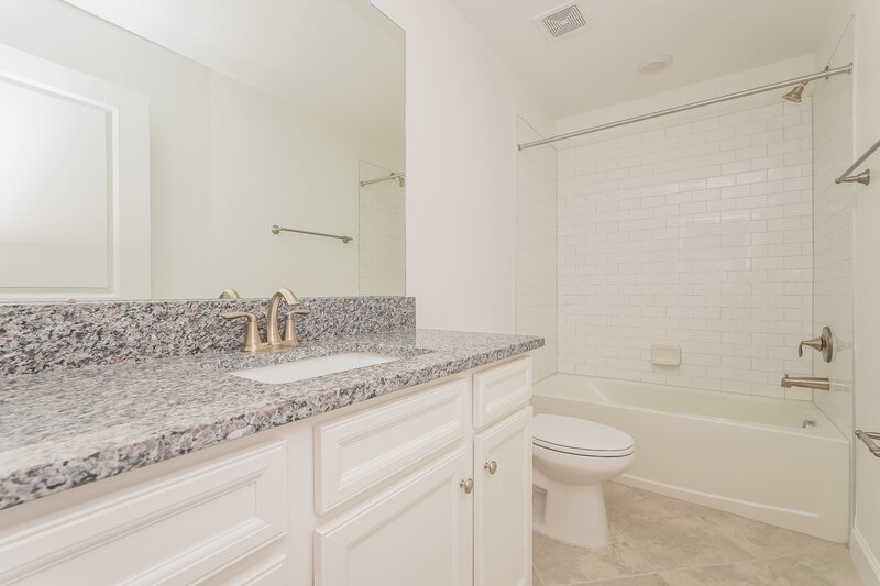 2,500/Mo, 17544 Radiant Shine Way Lutz, FL 33558 Bathroom View