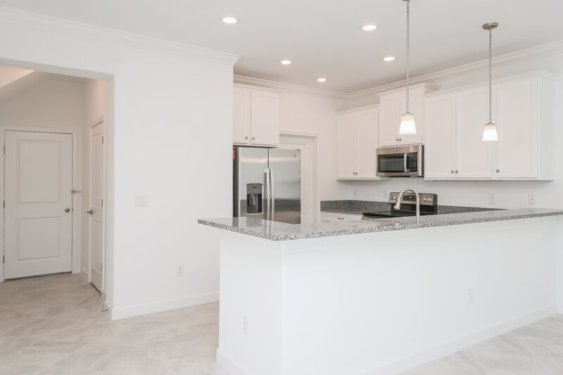 2,630/Mo, 17512 Radiant Shine Way Lutz, FL 33558 Kitchen View