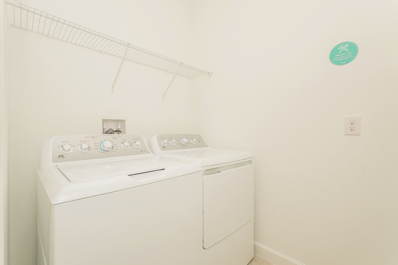2,630/Mo, 17512 Radiant Shine Way Lutz, FL 33558 Laundry Room View