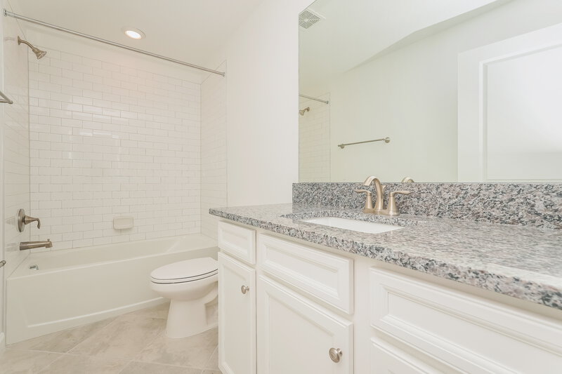 2,630/Mo, 17512 Radiant Shine Way Lutz, FL 33558 Bathroom View