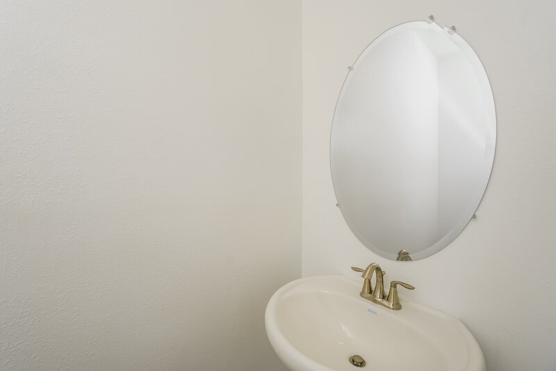 2,400/Mo, 17588 Radiant Shine Way Lutz, FL 33558 Bathroom View 2