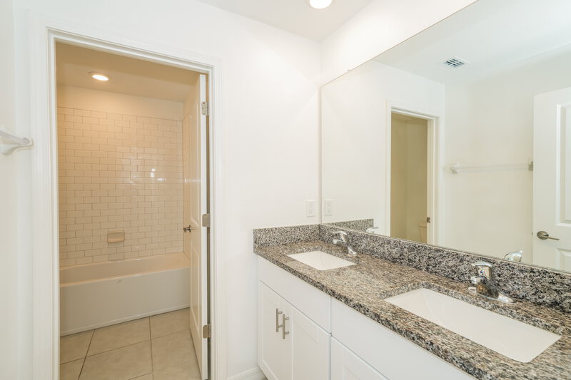 2,675/Mo, 17839 Cloudless Bliss Dr Lutz, FL 33558 Bathroom View 2