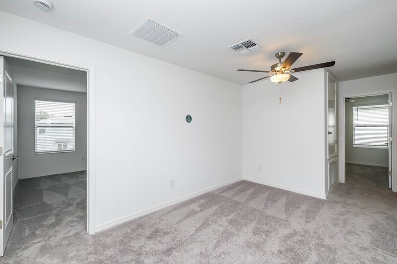 2,600/Mo, 17854 Beaming Rays Ln Lutz, FL 33558 Loft View