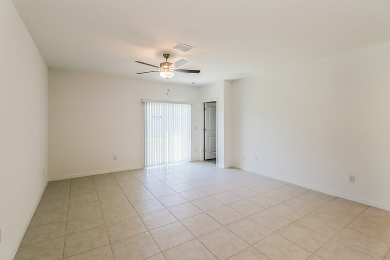 2,805/Mo, 17870 Beaming Rays Ln Lutz, FL 33558 Living Room View