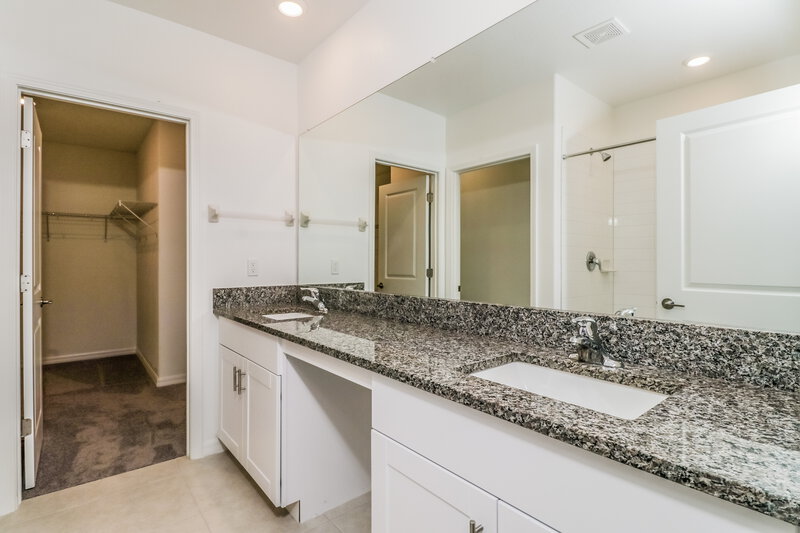 2,805/Mo, 17870 Beaming Rays Ln Lutz, FL 33558 Main Bathroom View