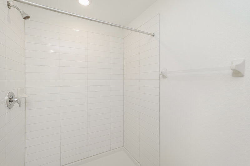 2,395/Mo, 17876 Beaming Rays Ln Lutz, FL 33558 Bathroom View 2