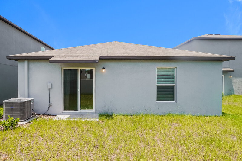 2,395/Mo, 17876 Beaming Rays Ln Lutz, FL 33558 Rear View