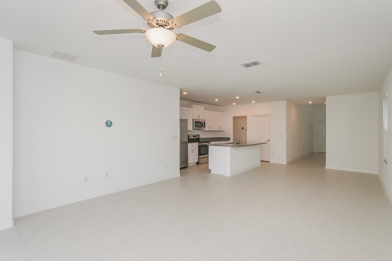 2,725/Mo, 17919 Blissful Stars Dr Lutz, FL 33558 Living Room View 2