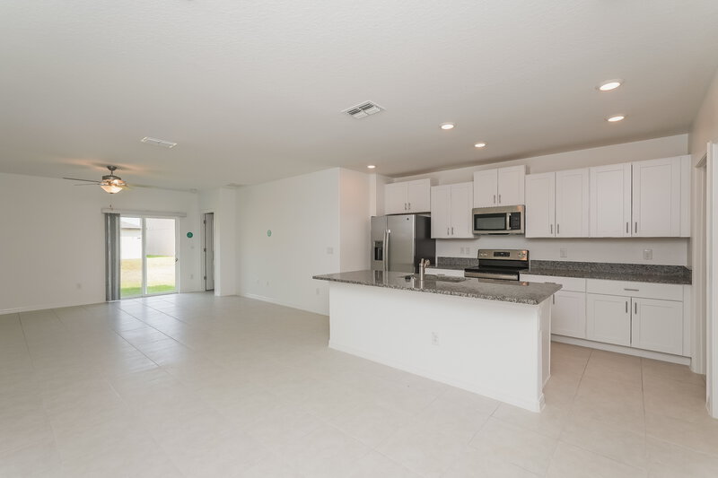 2,725/Mo, 17919 Blissful Stars Dr Lutz, FL 33558 Dining Room View