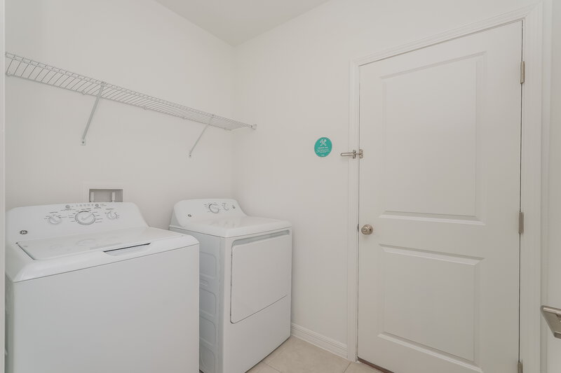 2,725/Mo, 17919 Blissful Stars Dr Lutz, FL 33558 Laundry Room View