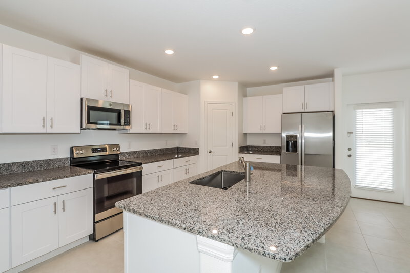 2,800/Mo, 17903 Blissful Stars Dr Lutz, FL 33558 Kitchen View