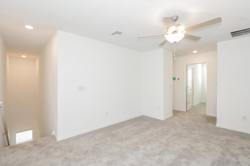 2,800/Mo, 17903 Blissful Stars Dr Lutz, FL 33558 Loft View