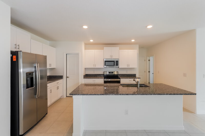 2,990/Mo, 17871 Blissful Stars Dr Lutz, FL 33558 Kitchen View 2
