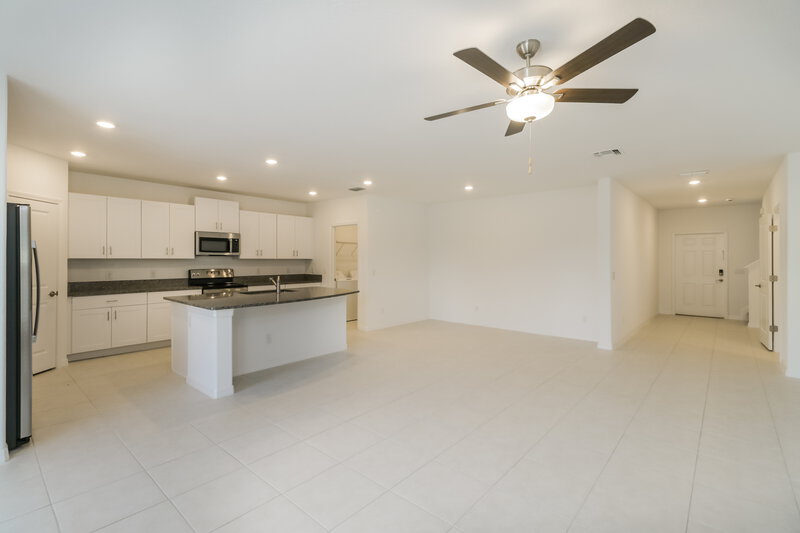 2,810/Mo, 17847 Blissful Stars Dr Lutz, FL 33558 Living Room View 2